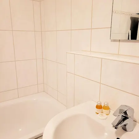 21085 Apartment