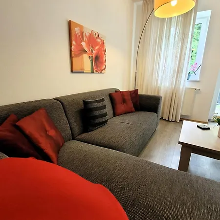 21085 Apartment *
